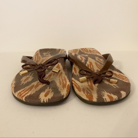Vionic Bella Bow Toe Post Brown Ikat Sandals - 7 - Picture 2 of 14